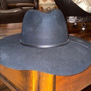 Black floppy hat